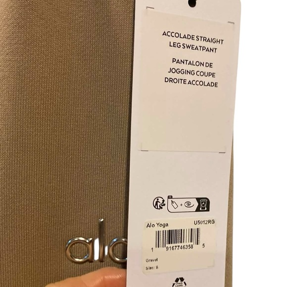 NWT Alo Yoga accolade straight leg pants GRAVEL Size S - Picture 4 of 4